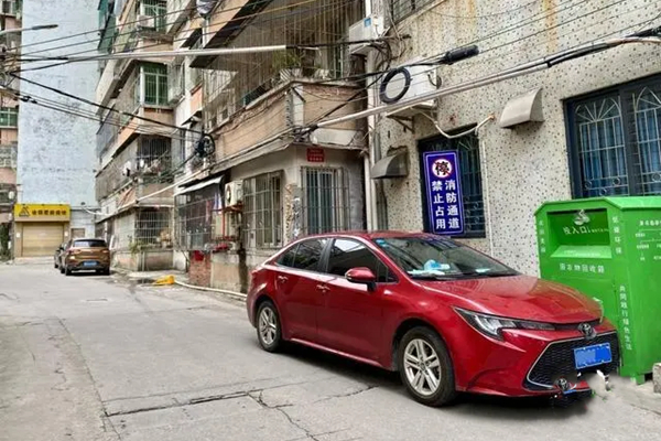 暢通消防通道，守護(hù)群眾安全！湛江坡頭消防聯(lián)合區(qū)交警大隊(duì)開(kāi)展消防車通道專項(xiàng)整治